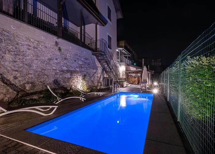 Mg House Luxury コモ