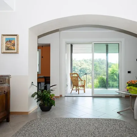 Mg House Luxury קומו